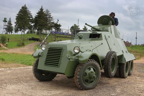 BA-11 at the &quot;Stalin Line&quot;