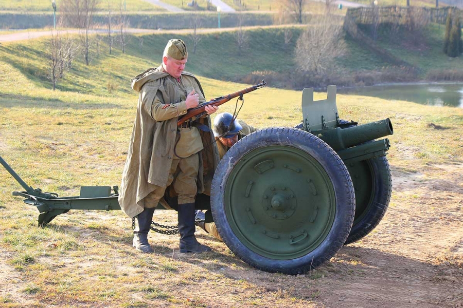 76-мм полковая пушка образца 1927 года