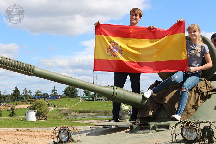 Españoles en la línea de Stalin