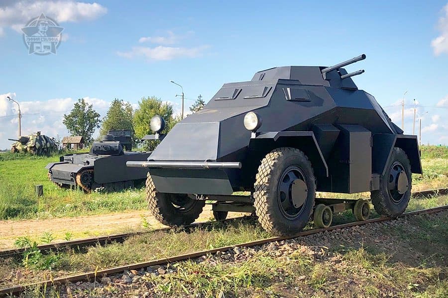 Sd.Kfz.222 в виде мишени на «Линии Сталина»