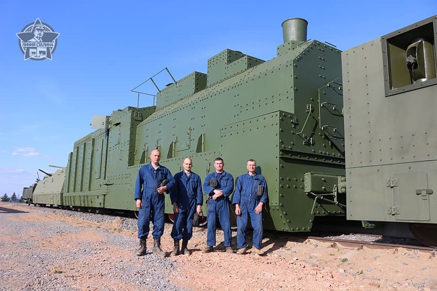 Бронепаровоз ПР-35 на «Линии Сталина»