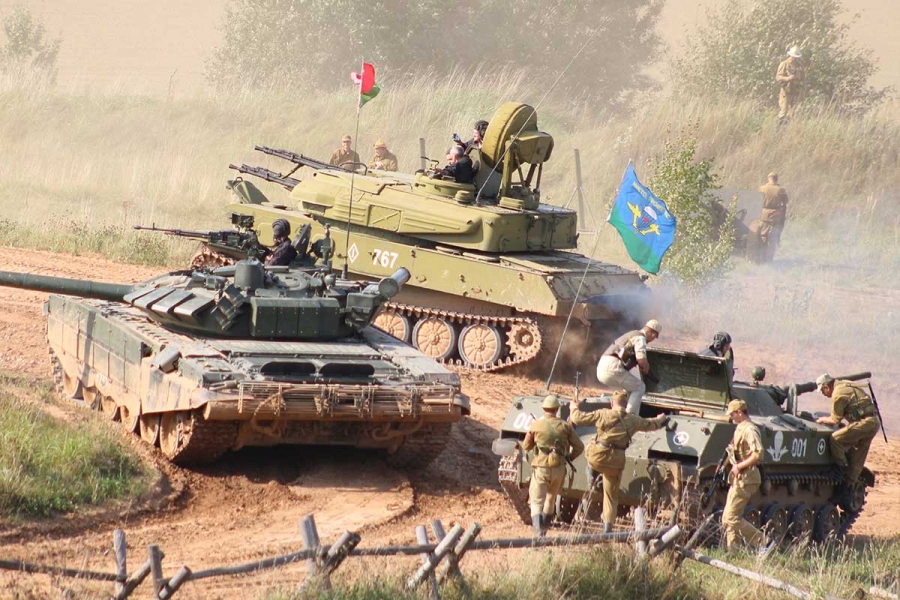 Второй день празднования Дня танкиста на «Линии Сталина»